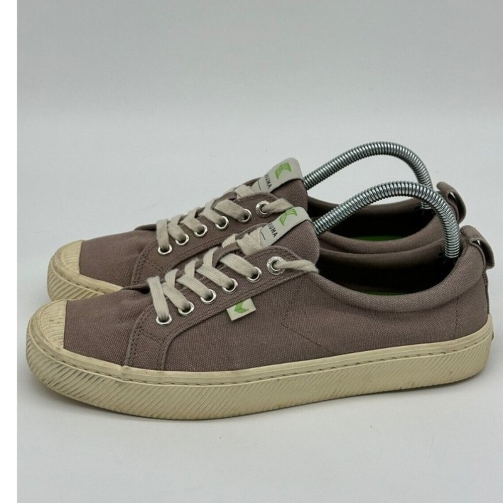 Cariuma Shoes Unisex Mens 9 Womens 10.5 Grey Canvas Sneakers Lace Up Low Top